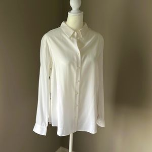 UNIGLO White Button Down Blouse. Size M